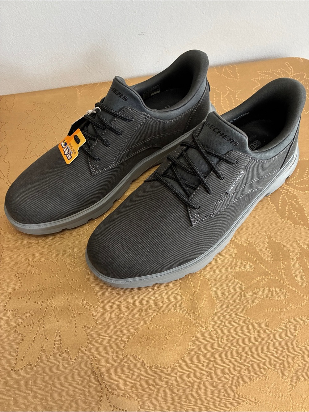 Skechers Men's Black and Gray Athletic Lace-Up Walk Shoes